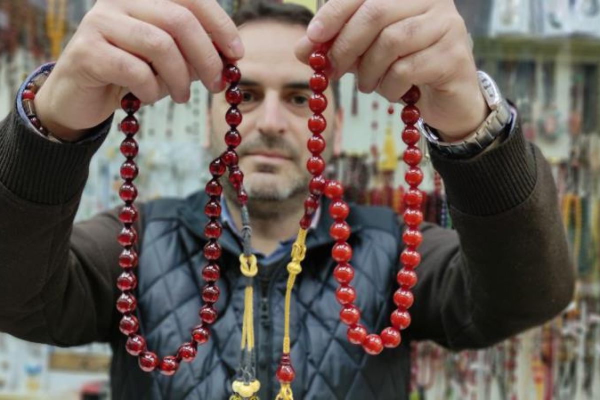 Ünlülerin tespihçisi...Tanesi 35 bin dolar